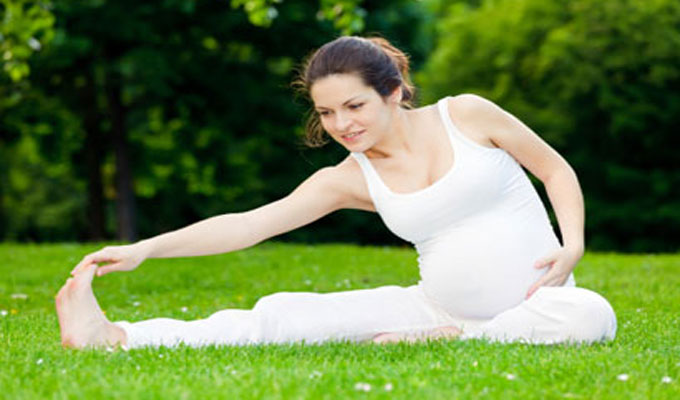 famille-femme-enceinte-grossesse-sport