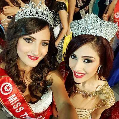 Comme le veut la tradition, le premier selfie entre Miss Tunisie 2014 et Miss Tunisie 2015