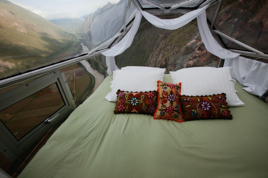 Skylodge-double-bed-537x358