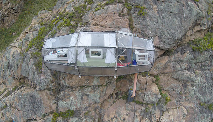 scary-see-through-suspended-pod-hotel-peru-sacred-valley-21