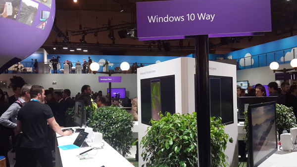 Windows 10 au Pavillon Microsoft du Mobile World Congress 2015