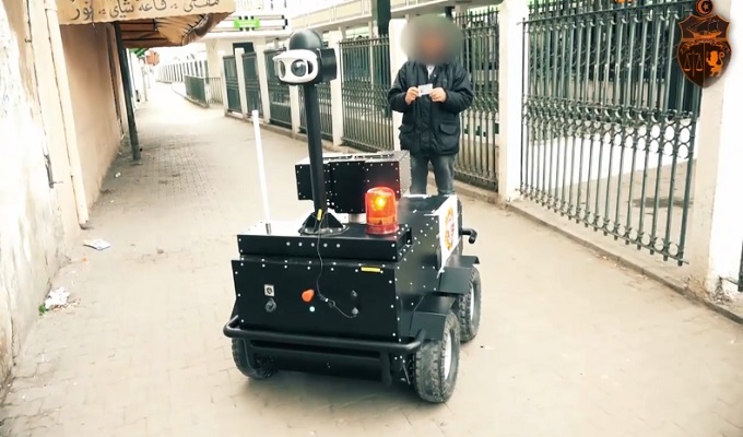 Vidéos-buzz: Le robot patrouilleur de la police tunisienne fait ...